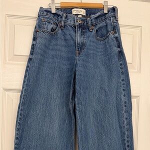 Abercrombie Low rise Ultra Loose Jean Curve Love